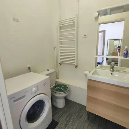 Apartment Azema : Cocon Tranquille Avec Terrasse Proche Du Centre