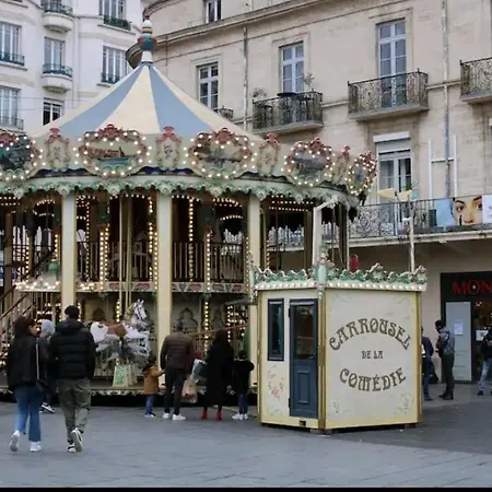 Azema : Cocon Tranquille Avec Terrasse Proche Du Centre דירה